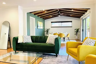 Image de Luxury Executive home in Bay Area close to Apple/Shopping