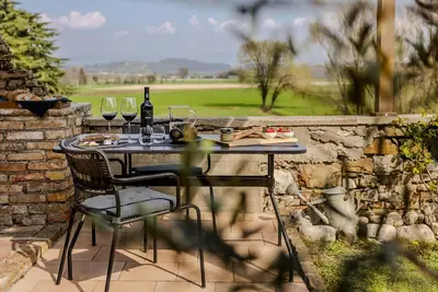 Image de Enchanting view from the walls of Leonardo da Vinci's castle.