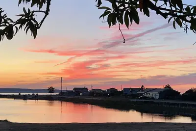 Image de Sunset View Cottage in Lagoon Point -
