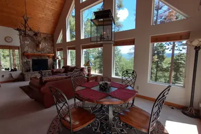 Image de Cozy Mountain Chalet with Incredible Views!