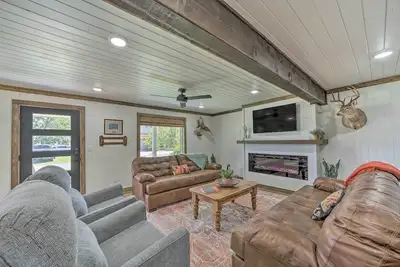 Image de Eufaula Retreat w\/ Lake Views: Walk to Marina