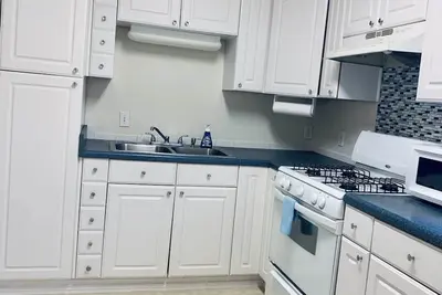 Image de 2br, pet friendly spot located 8 min from Pearl/Zoo