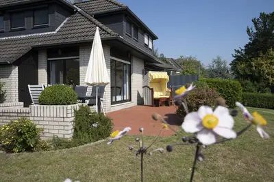 Image de Ferienhaus Humml mit Terrasse und Meerblick in Grömitz