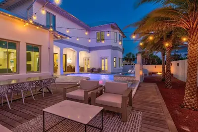 Image de Steps to the beach-8 bikes-Private pool/Heat option & hot tub `Hacienda Blanca`