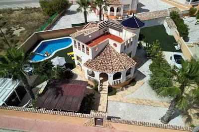 Image de Beautiful independent villa with private pool in Lomas de Cabo Roig.