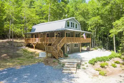 Image de Mountain Zen - A Private Mountain Retreat w/ Firepit, Fenced Yard, Many Porches!