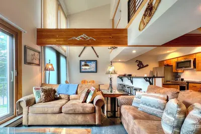 Image de Air Conditioning! Bike Friendly, Ski-in\/Ski-out, Secured Parking, Hot Tub!