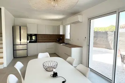 Image de Villa avec piscine à 20 min de la mer, vue dégagée sur la forêt