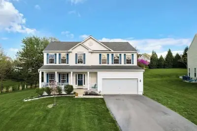 Image de Peaceful House w/ Fireplace close to everything!