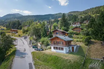 Image de Chalet Les Crus - Trois Chambres Chalet, Couchages 6