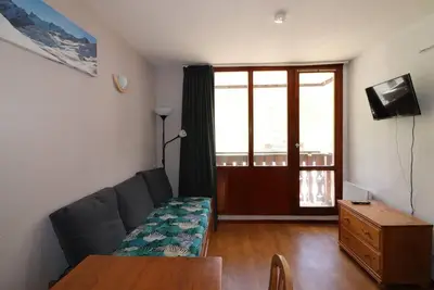 Image de 100m du centre station, 3ème étage, balcon, télévision, casier à ski, 21m², Tignes