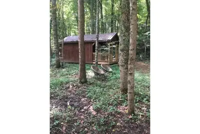 Image de Cabins in a Clearing : Chestnut, Walnut and Beech - check all 3 cabins