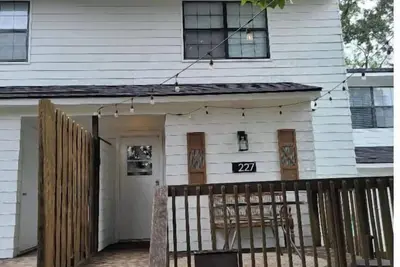 Image de 227 LeCompte Townhome