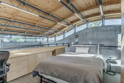 Image de New Industrial Studio - walking distance to Uco!