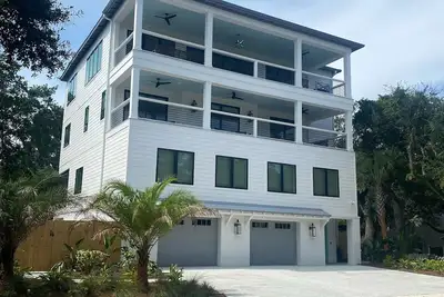 Image de Brand New Luxury Beach Home