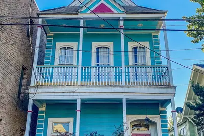 Image de Historic 5 Bedroom steps to St. Charles Ave.