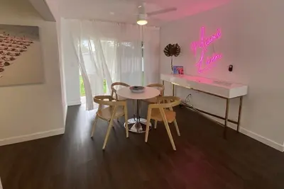 Image de Freshly renovated miami style