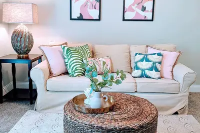 Image de Lovely Coastal 2 Bedroom Gem with Pool