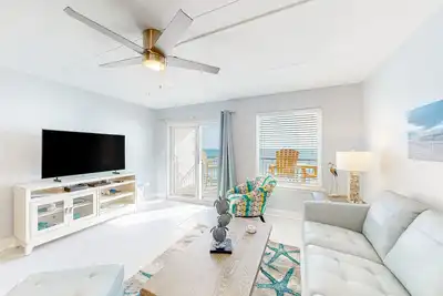Image de Beachfront condo with Gulf views, pool, tennis courts, & balcony