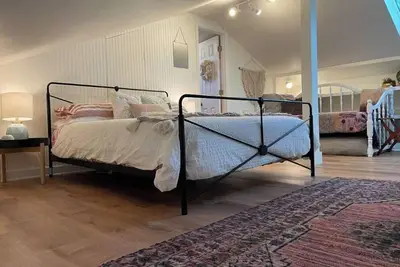 Image de Lake Loft - 10 mins from Beach