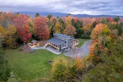 Image de Renovated 4-bedroom House with Outdoor Space & Private Hot Tub
