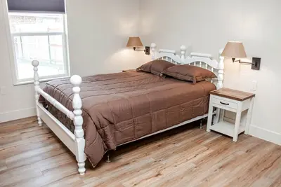 Image de Private Sunset Lodge Suite w\/ Whirlpool Tub +View!
