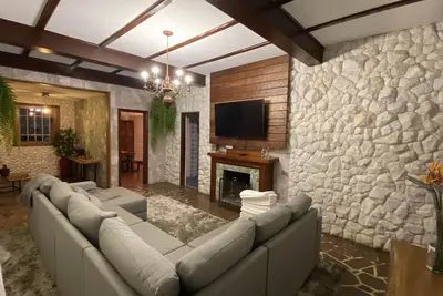 Image de Country house by the waterfall with swimming pool