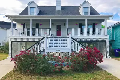 Image de Waterfront Plantation House, Unit A - 2 minute drive to Folly Beach!
