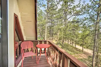 Image de Rustic Florissant A-Frame w\/ Spacious Deck!