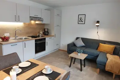 Image de Cozy vacation apartment (77sqm) with terrace and eat-in kitchen