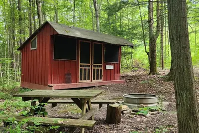 Image de Aspen Rustic Camping Cabin