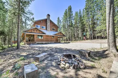 Image de Swiss Cabin in Mack's Inn: Game Room & Fire Pit!