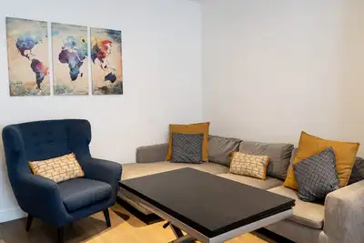 Image de Porte Maillot I Great 1 Bed Apt in Paris