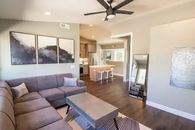 Image de *Brand New* Modern Luxury Downtown Loft with Ac! ! !