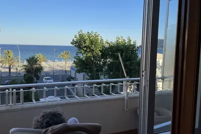 Image de Vue mer, 20 mt de la plage, tout les conforts vacances ou travaille a distance