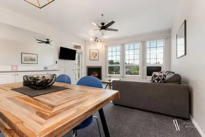 Image de Riverside Twin \"A\" | Balcony | King Bed | Spacious