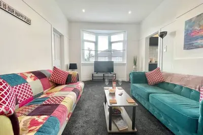 Image de Bright and Stylish 3-Bed Flat in Glasgow