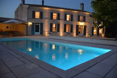 Image de Magnifique villa charentaise avec piscine & jardin