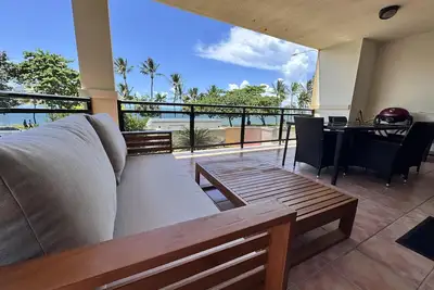 Image de Beachfront The Strand - Spacious Apt. 2/103 - Luxurious Beachfront Apartment on The Strand