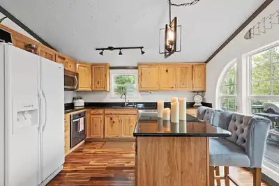Image de Lakeside Cabin Minutes From Downtown Nashville