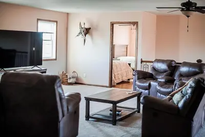 Kansas Hunting Lodge: Perfect for Larger groups