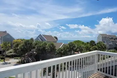 Image de Gulf View on Lake, 3br, 1 minute walk to Beach Bd34