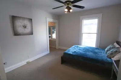 Image de Charming 3/1 Hyde Park Gem with Tranquil Balcony