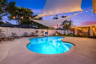 Image de Coastal Family Getaway w/ Private Pool