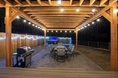 Image de Under the Stars in a hot tub!