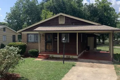 Charming 3 bedroom house with park views