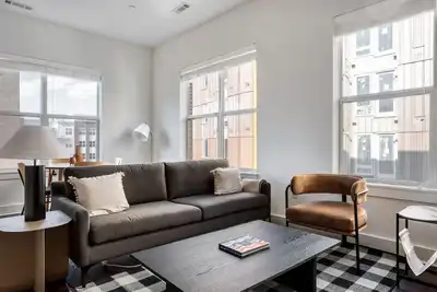 Image de Lovely Cambridge 2br w/ Gym, Roof, near Shops + Dining, by Blueground