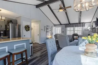 Image de Pocono Cabin Big Bass Lake Resort Ski, Indoor Pool
