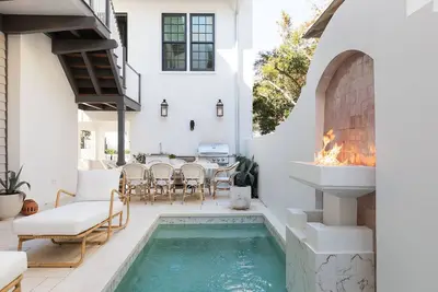Image de Summer Getaways Available! Elegant Rosemary Beach! 2 Adult Bikes! Private Pool!