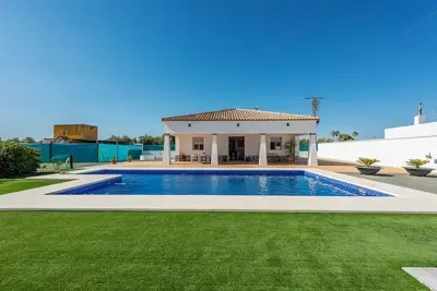 Image de Villa \"Casa Brisa del Valle\" avec piscine privée, terrasse couverte et Wi-Fi.